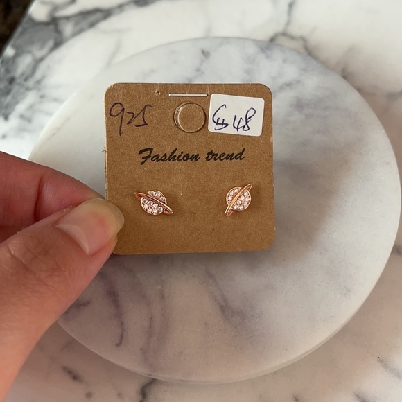 Elegant Earrings From Korea/Hong Kong Bundle - Picture 12 of 14